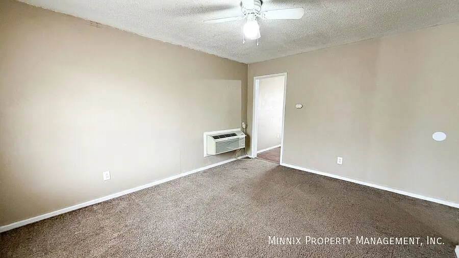 310 E Lynn St. — Photo 3