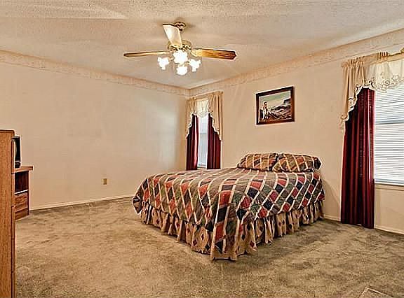 3rd image of 7 Whispering Ln