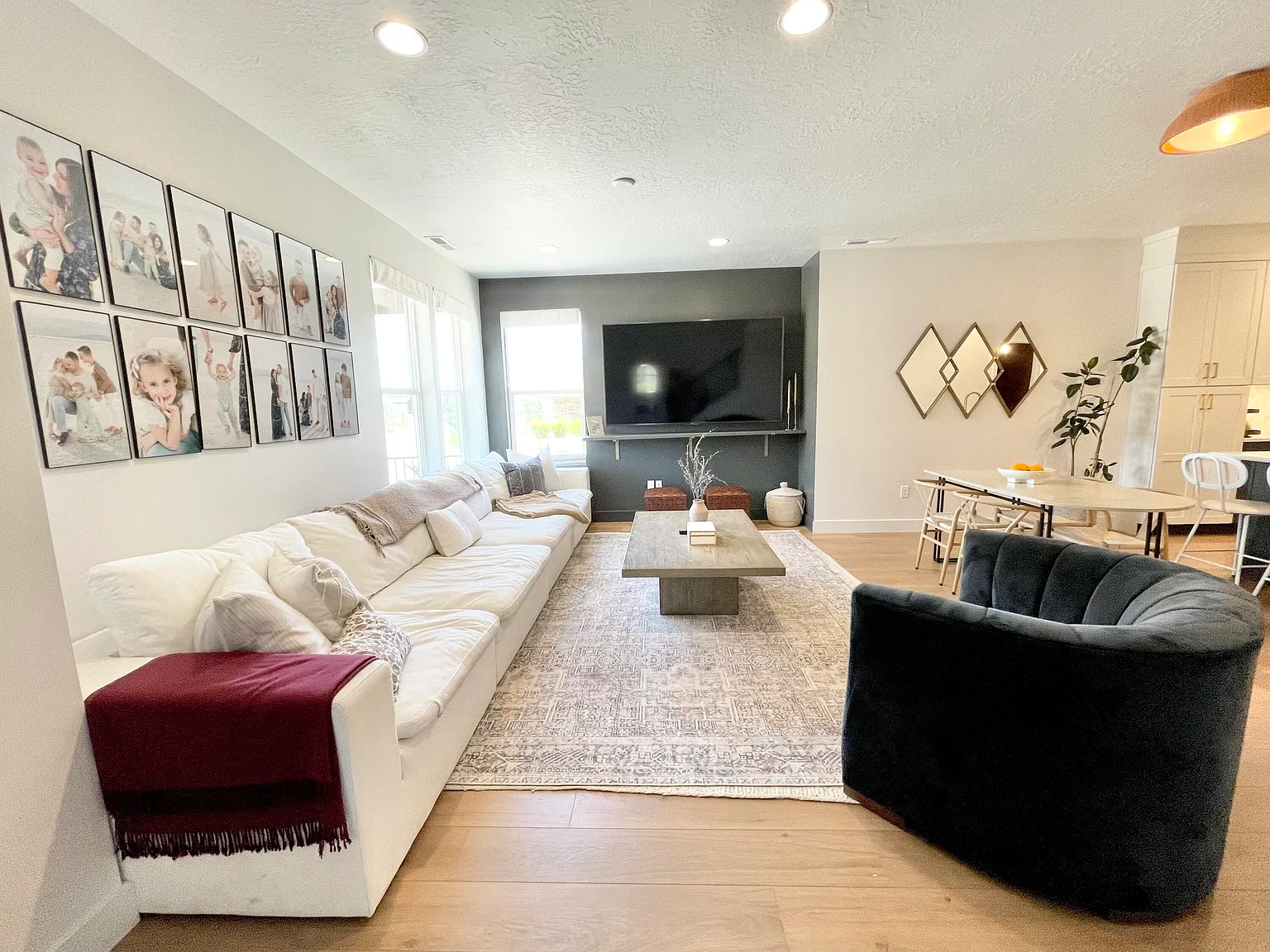 3 bed, 1606 sqft, $2,700 — Photo 4