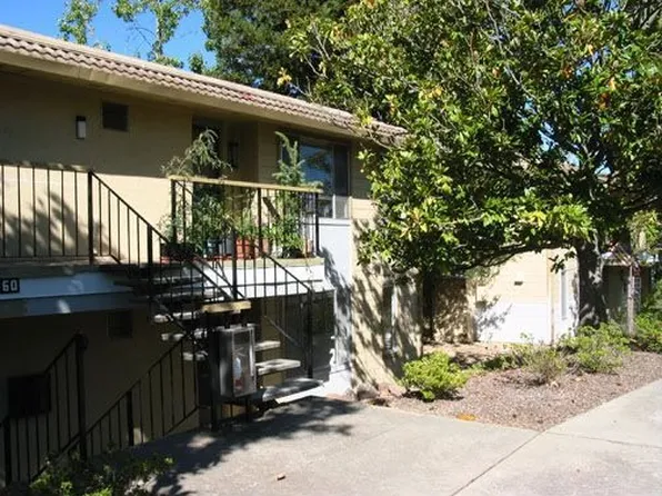 3160 Ptarmigan Dr APT 4, Walnut Creek, CA 94595
