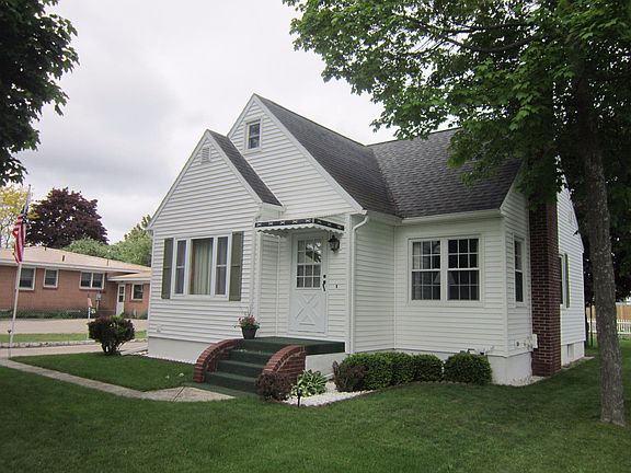 2nd image of 431 Linden St