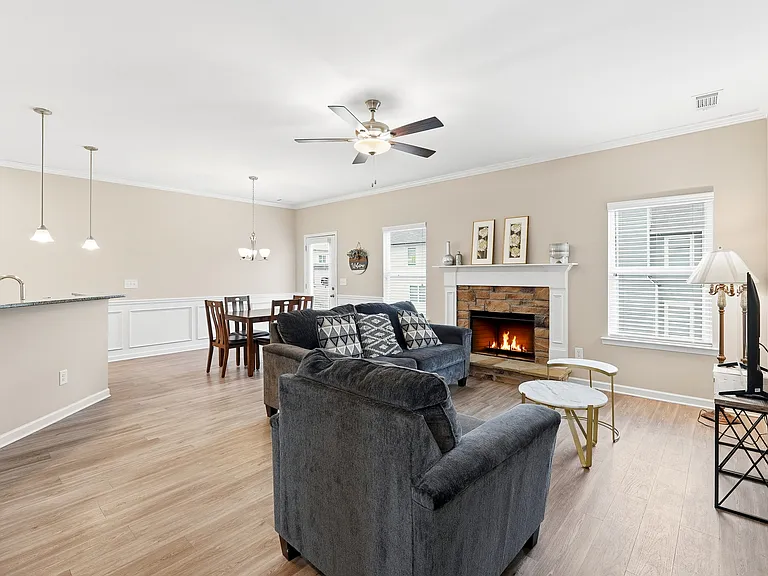 3341 Melody Ln NE — Photo 7