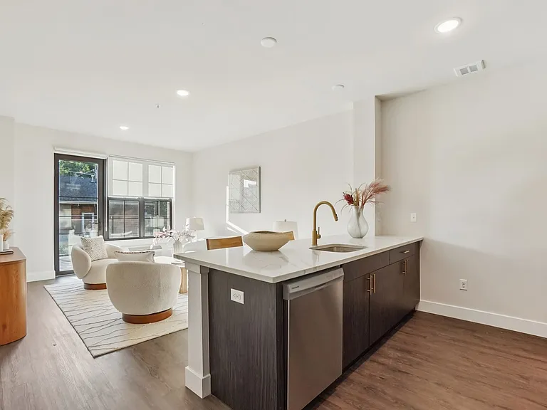 Cortlandt Terrace — Photo 42