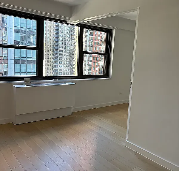222 E 39th St #23E — Photo 6