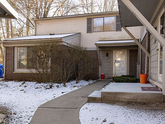 2nd image of 29718 Farmbrook Villa Ln #1