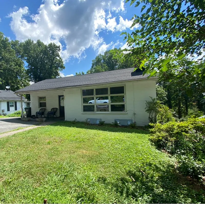 1220 Preston Ave photo 1