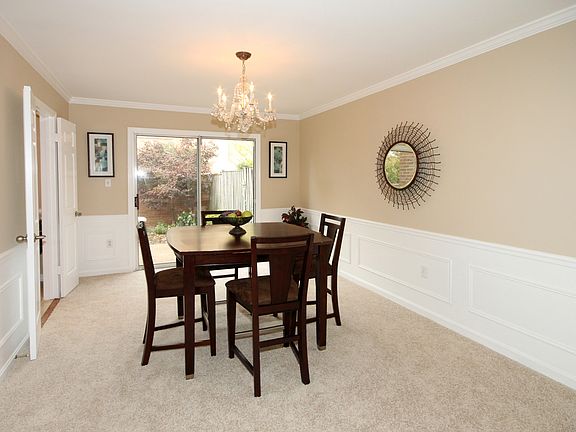 5th image of 3028 Seven Oaks Pl
