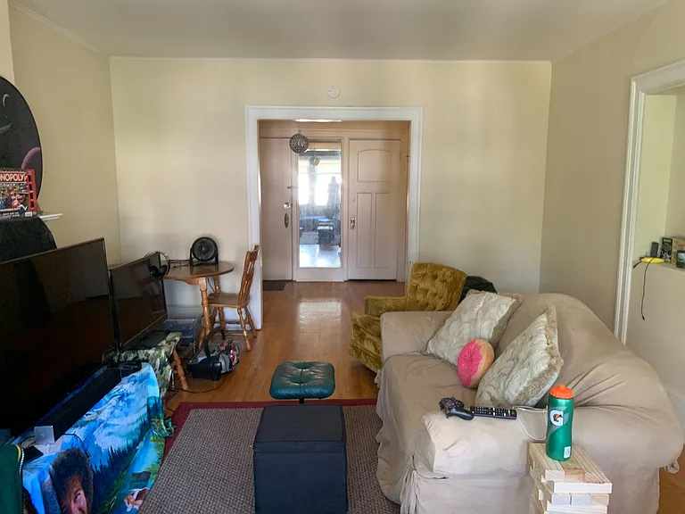 1030 N Marshall St — Photo 49