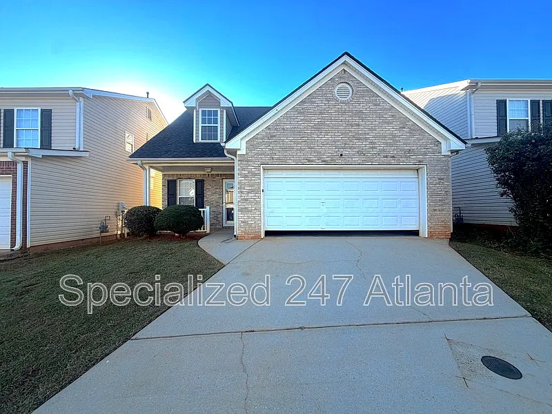 3 bed, 2.5 bath, 1476 sqft, $1,695 — Photo 2