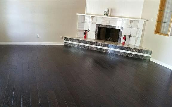 4th image of 1921 Victoria Dr