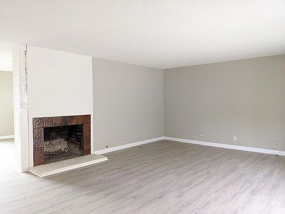 5th image of 300 Loyola Dr #Hs