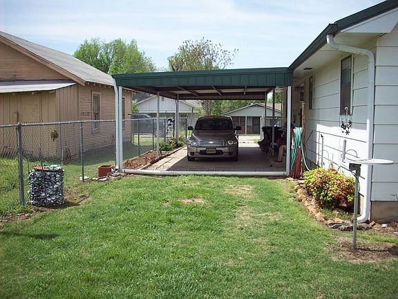 Great Gated Carport