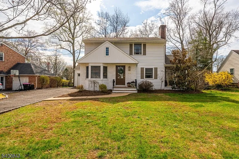 1341 Birch Hill Rd photo 1