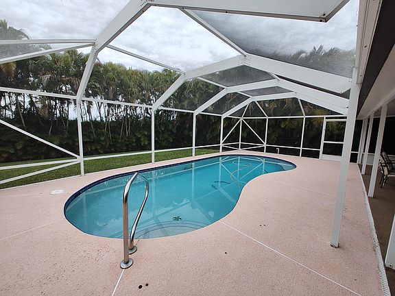 3rd image of 89 Sandalwood Drive