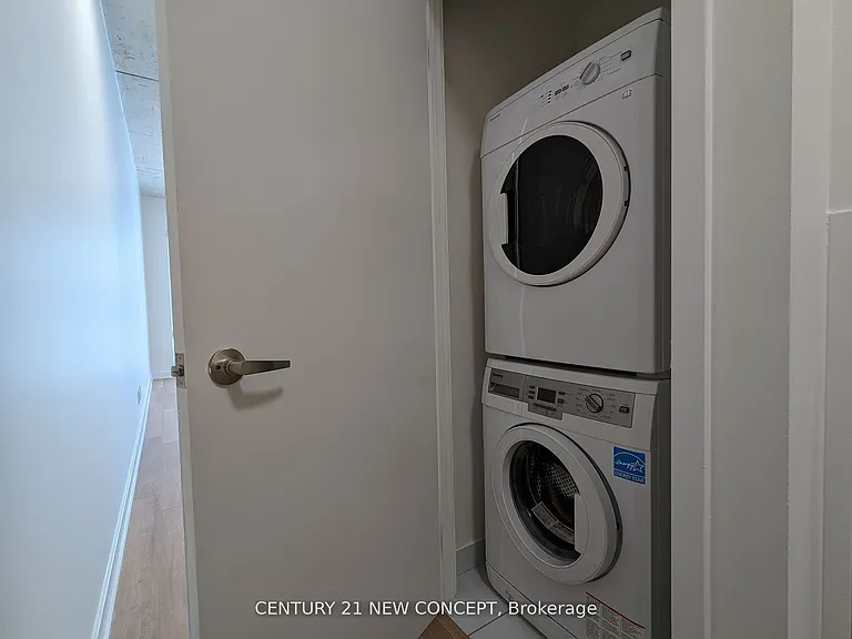 210 Simcoe St #613 — Photo 12