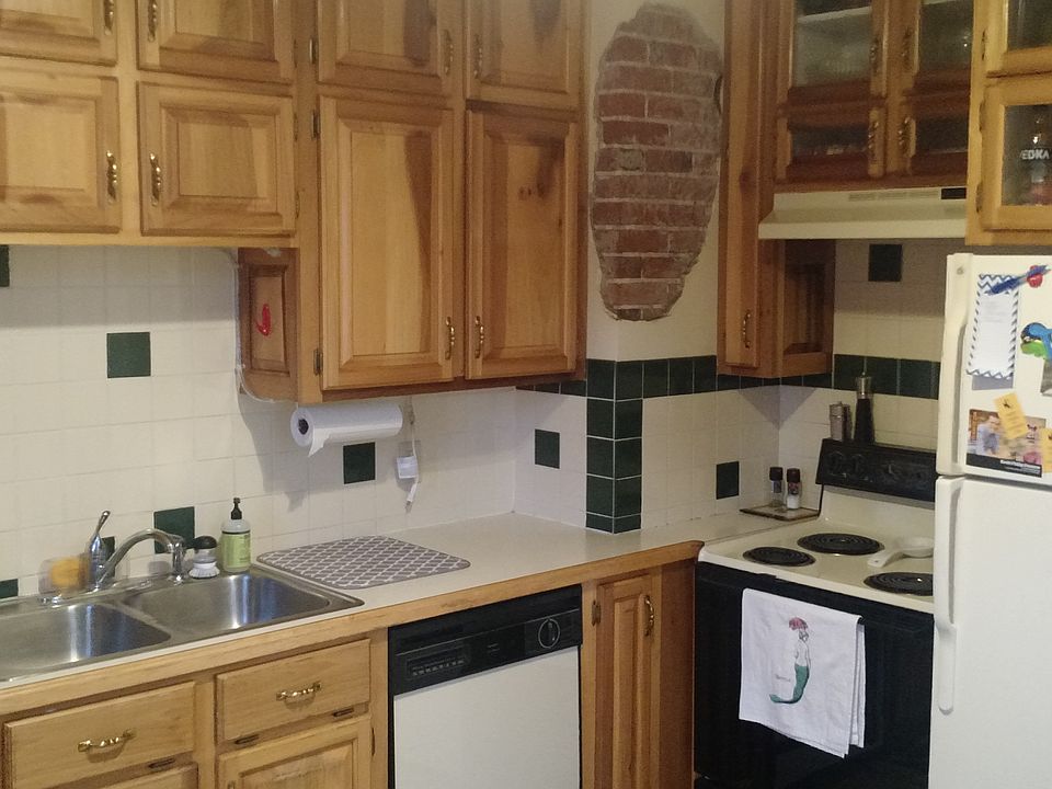 1st image of 553 N 9th St
