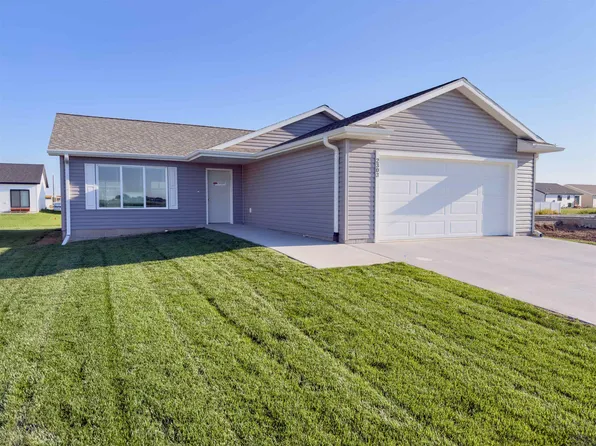 2303 E 42nd St, Kearney, NE 68847