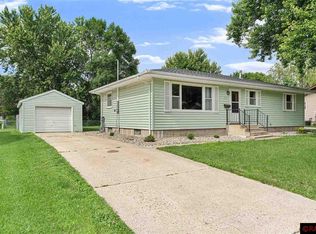 613 12th Ave SE, Waseca, MN 56093