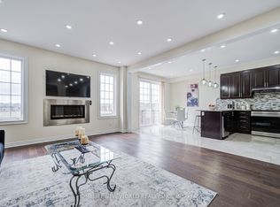 88 Roth St, Aurora, ON L4G 0W7