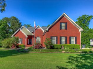 135 River Birch Dr, Oxford, GA