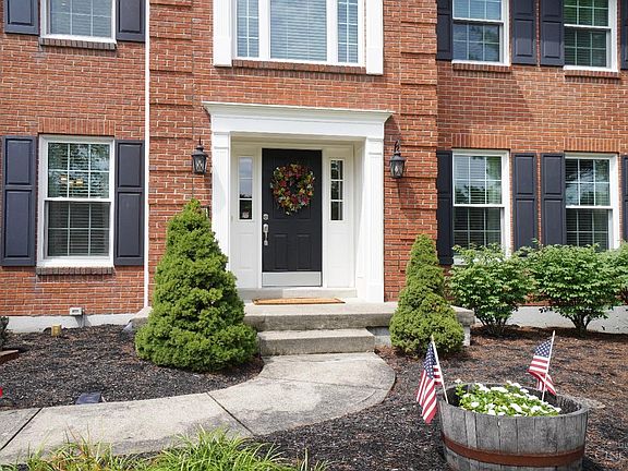 3rd image of 10011 Bennington Dr