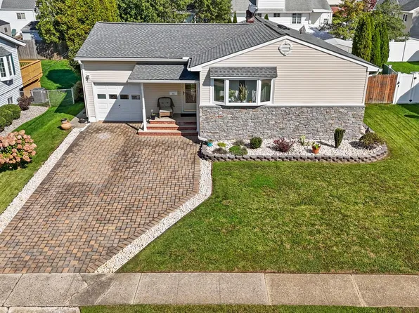 70 Walt Whitman Way, Hamilton, NJ 08690