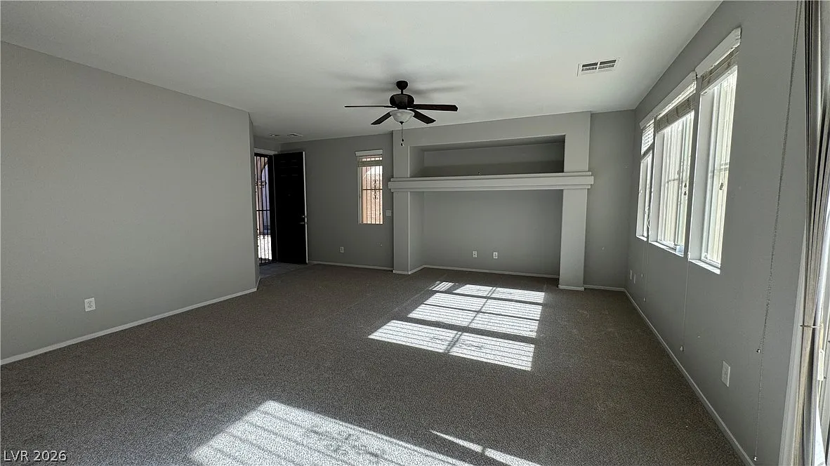4 bed, 3.0 bath, 2022 sqft, $2,050 — Photo 4