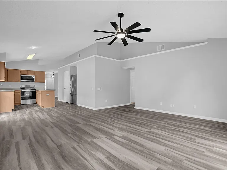 3521 Moss Pointe Pl — Photo 1