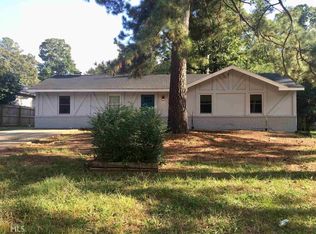 2927 Woodfield Dr, Rex, GA 30273