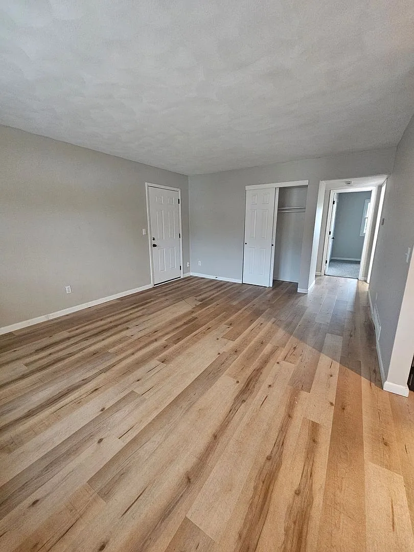 3424 Heatherton Drive — Photo 2