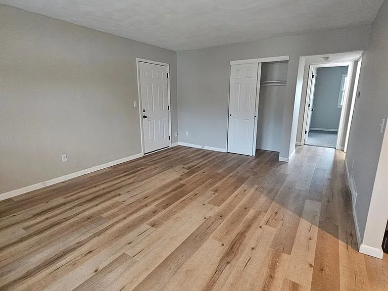 3424 Heatherton Dr — Photo 2