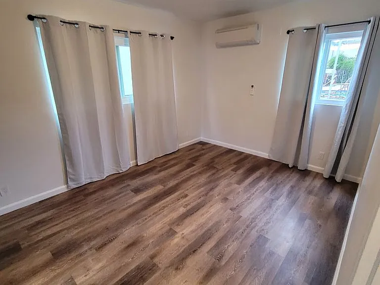 6051-6053 Hillandale Dr — Photo 15