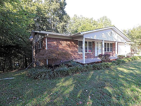 4th image of 1748 Lakeshore Dr