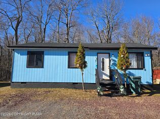 9014 Idlewild Dr, Tobyhanna, PA
