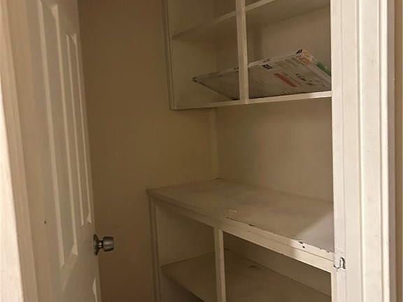 3rd image of 2001 Gloucester St #7