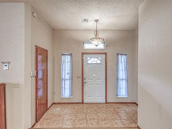 4th image of 1020 NE 25th St