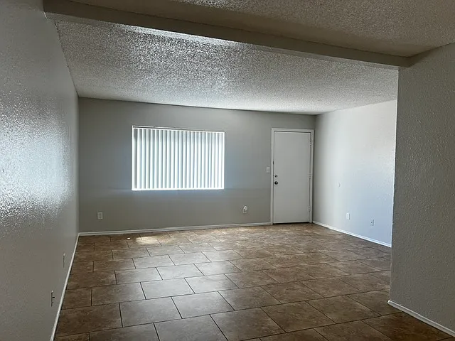Woodridge Manor — Photo 11