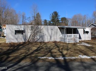 7 Lakewood Dr, Pittsfield, MA 01201