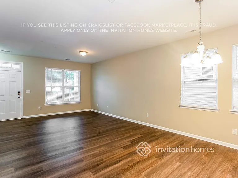3302 Streamside Dr — Photo 6