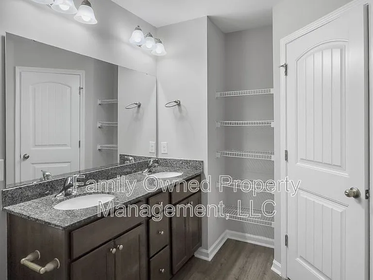 270 Jackson St — Photo 24