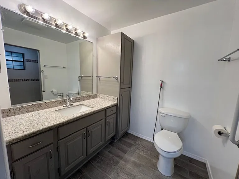 8527 Michigan Ave — Photo 17