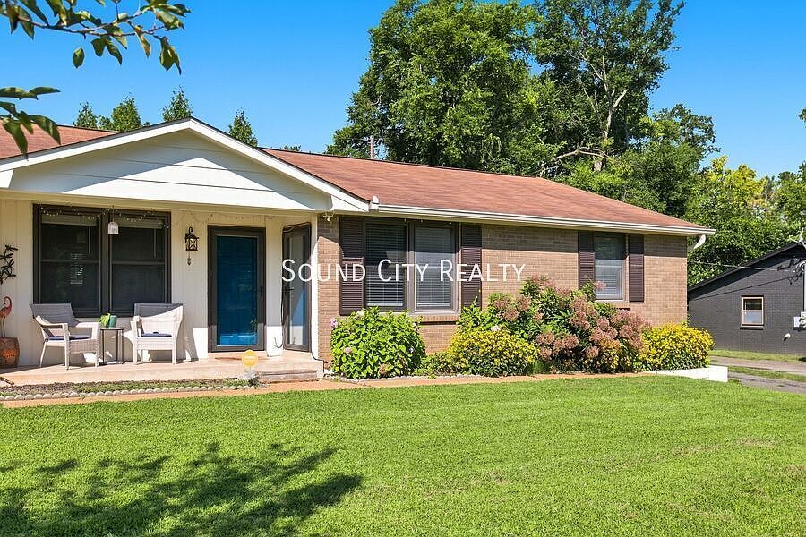 1st image of 316B Lorna Dr