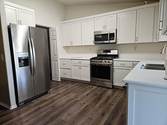3rd image of 5542 Capella Ln