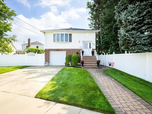 242 Seidman Place, Franklin Square, NY 11010