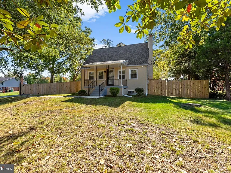 6903 Friendship Rd — Photo 2