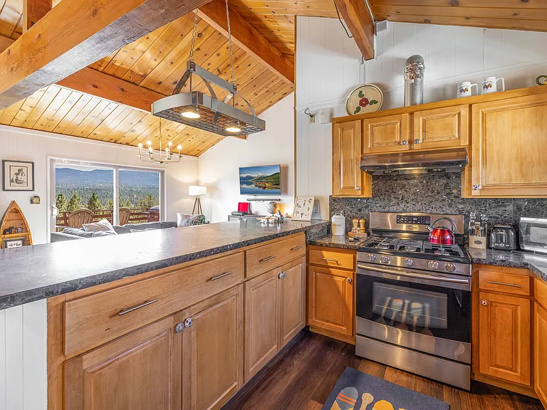 1086 Whispering Forest Dr — Photo 3