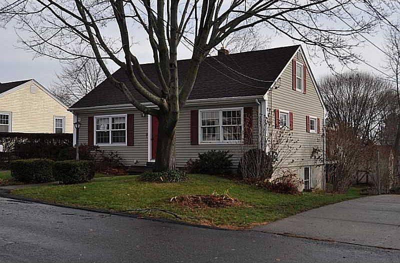 2nd image of 355 Minerva Ave