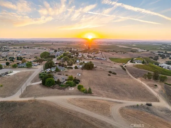 8495 Plane View Pl, Paso Robles, CA 93446