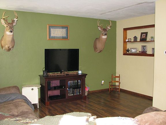 5th image of 404 Sunset Dr