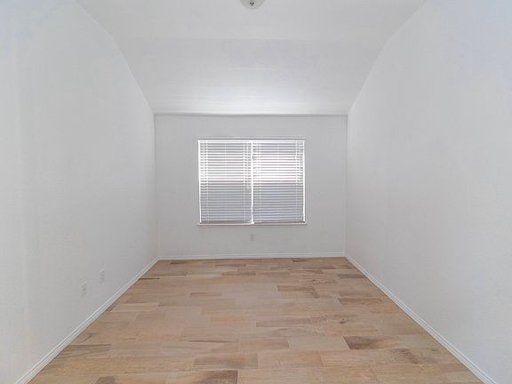 4th image of 8912 Finn Ln